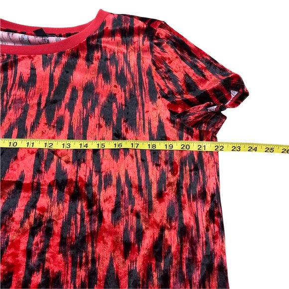 Rock & Republic Red & Black Leopard print Velvet Tee Women's L Valentines Day - Picture 7 of 8